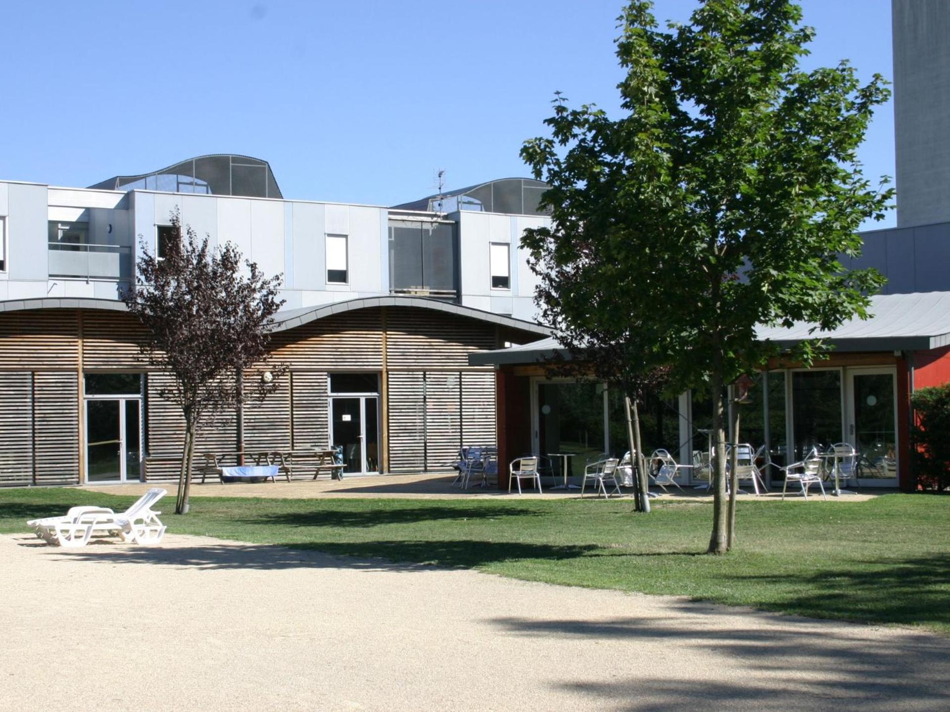 Auberge De Jeunesse Hi Grenoble Échirolles Екстериор снимка