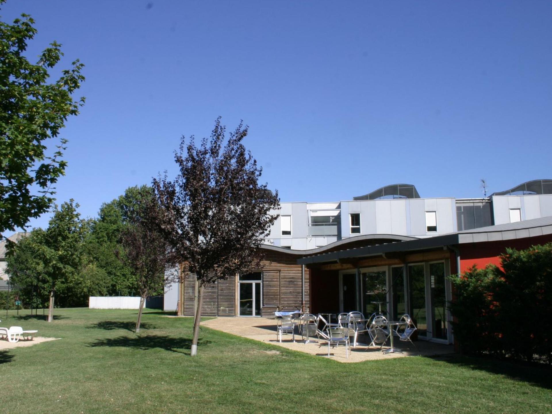 Auberge De Jeunesse Hi Grenoble Échirolles Екстериор снимка