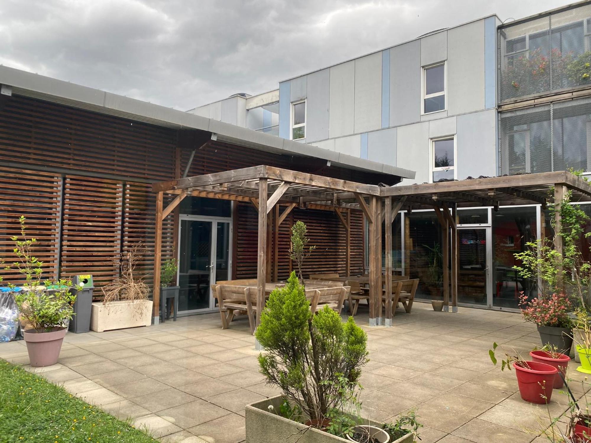 Auberge De Jeunesse Hi Grenoble Échirolles Екстериор снимка