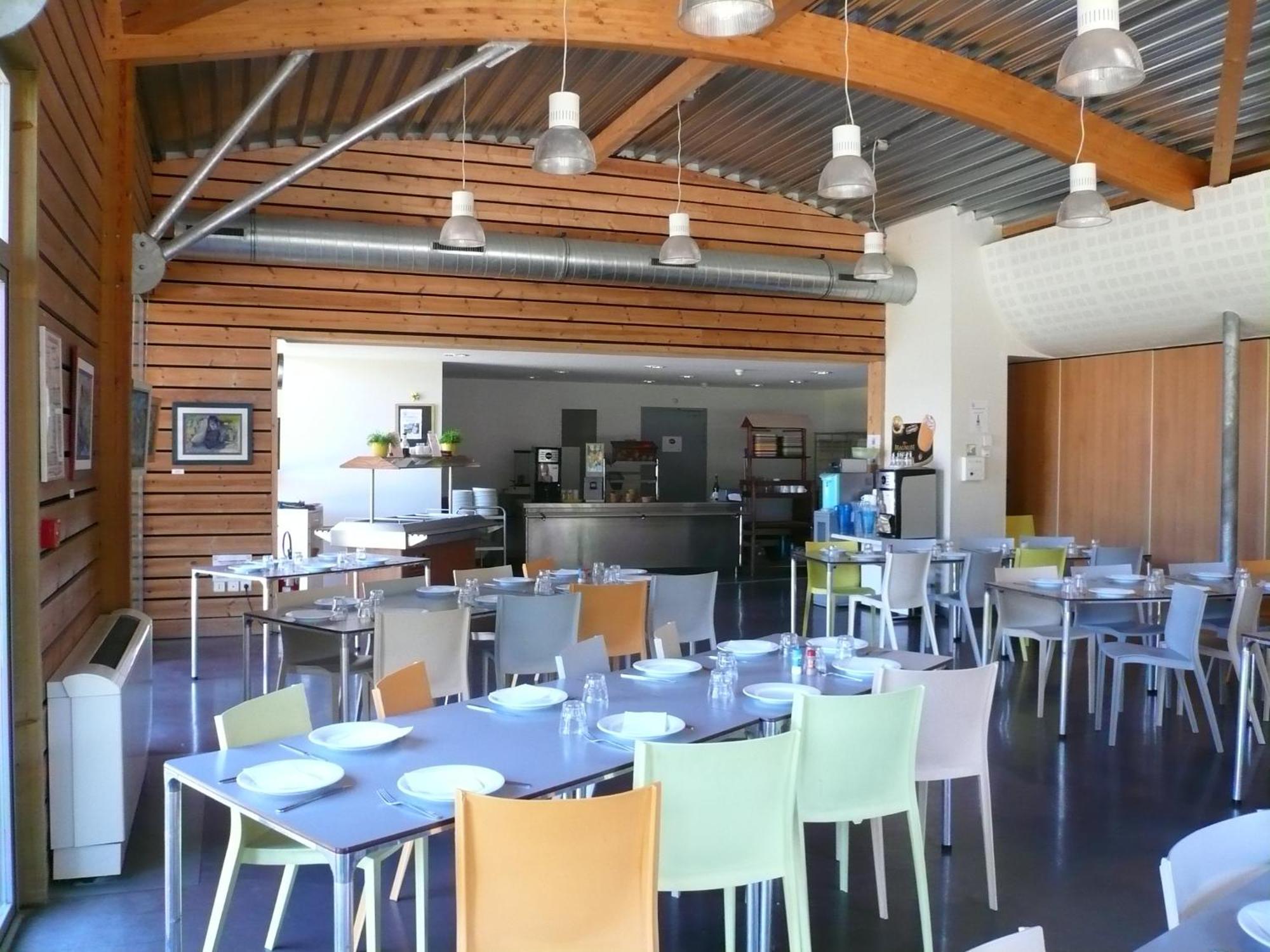Auberge De Jeunesse Hi Grenoble Échirolles Екстериор снимка