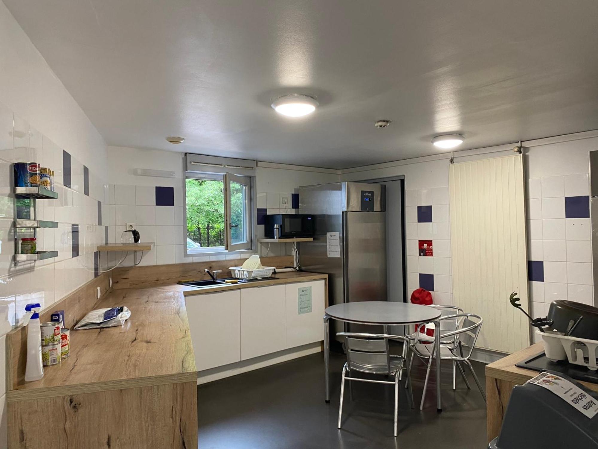 Auberge De Jeunesse Hi Grenoble Échirolles Екстериор снимка